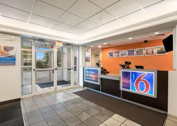 Motel 6 Orlando, FL - International Dr hotel thumbnail 2