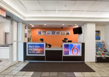 Motel 6 Orlando, FL - International Dr hotel thumbnail 5