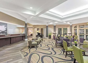 La Quinta Inn & Suites by Wyndham Birmingham Homewood hotel thumbnail 3