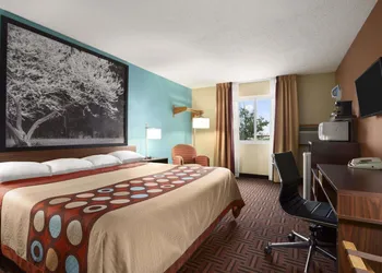 Super 8 by Wyndham Marion hotel thumbnail 3