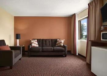 Super 8 by Wyndham Marion hotel thumbnail 7