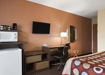 Super 8 by Wyndham Marion hotel thumbnail 8