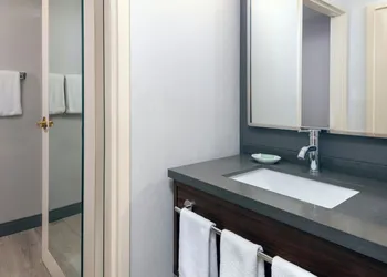 Courtyard By Marriott Danbury hotel thumbnail 8