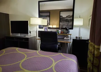 Super 8 by Wyndham Bozeman hotel thumbnail 7