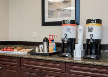 Hampton Inn Detroit/Roseville hotel thumbnail 3