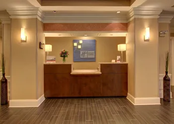 Holiday Inn Express & Suites Alpharetta - Windward Parkway by IHG hotel thumbnail 2