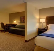 Holiday Inn Express & Suites Alpharetta - Windward Parkway by IHG hotel detail image 4