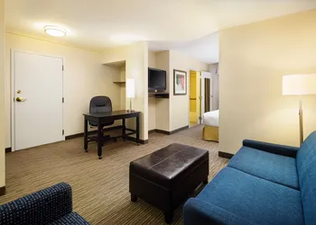Holiday Inn Express & Suites Alpharetta - Windward Parkway by IHG hotel thumbnail 7