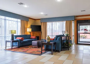Comfort Suites Lake Charles hotel thumbnail 3