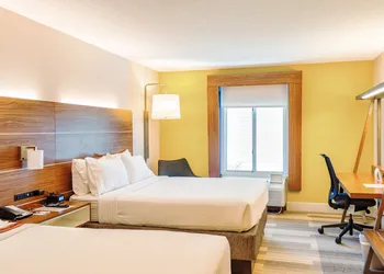 Holiday Inn Express Charleston by IHG hotel thumbnail 5