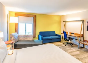 Holiday Inn Express Charleston by IHG hotel thumbnail 8