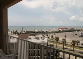 Hampton Inn & Suites Galveston hotel thumbnail 4