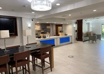Holiday Inn Express & Suites Woodland Hills by IHG hotel thumbnail 4