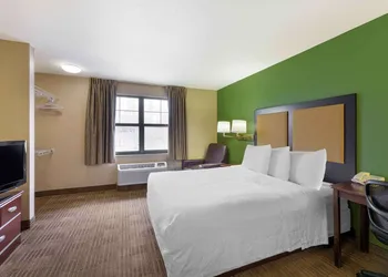 Extended Stay America Suites Cleveland Brooklyn hotel thumbnail 6