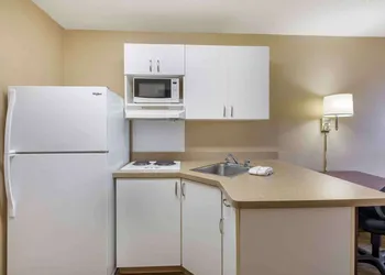 Extended Stay America Suites Cleveland Brooklyn hotel thumbnail 8