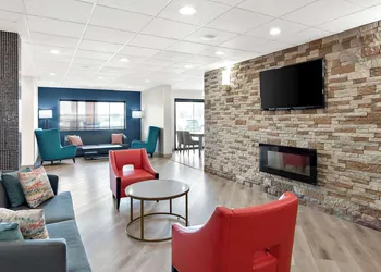 Comfort Suites Columbus hotel thumbnail 2