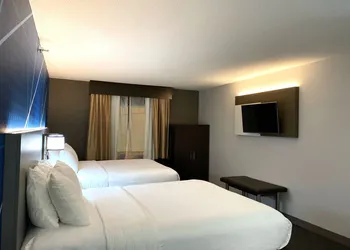 Comfort Suites Columbus hotel thumbnail 5