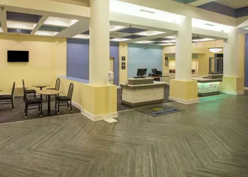 Days Inn by Wyndham Mobile I-65 hotel thumbnail 2