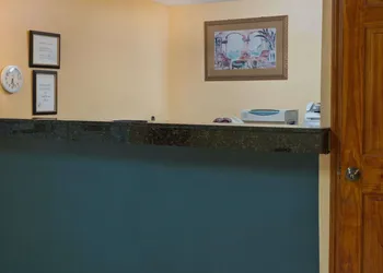 Super 8 by Wyndham Chipley hotel thumbnail 2