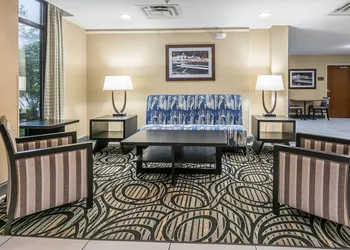 Comfort Inn University hotel thumbnail 4