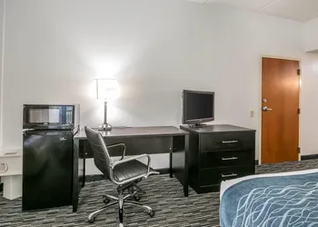 Comfort Inn University hotel thumbnail 8