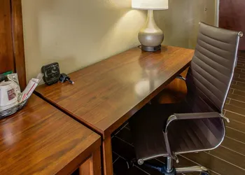 Comfort Suites Georgetown hotel thumbnail 8