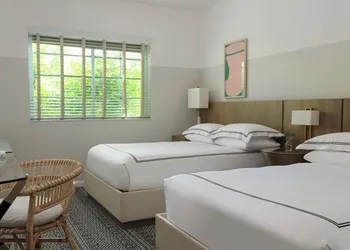 Kimpton Surfcomber Hotel by IHG hotel thumbnail 5