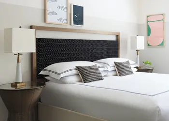 Kimpton Surfcomber Hotel by IHG hotel thumbnail 7