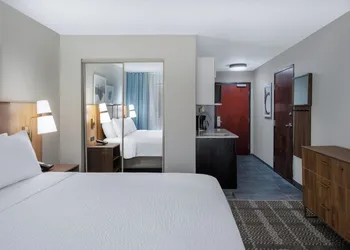 Staybridge Suites West Des Moines by IHG hotel thumbnail 3