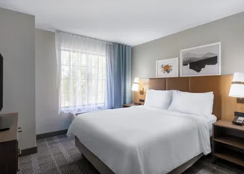 Staybridge Suites West Des Moines by IHG hotel thumbnail 4