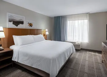 Staybridge Suites West Des Moines by IHG hotel thumbnail 6