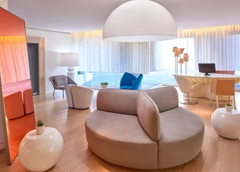 The Valorian Los Angeles, Curio Collection by Hilton hotel thumbnail 2