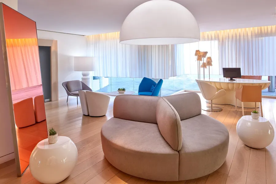 The Valorian Los Angeles, Curio Collection by Hilton hotel detail image 2