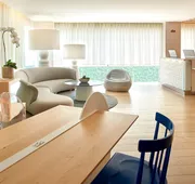 The Valorian Los Angeles, Curio Collection by Hilton hotel detail image 3