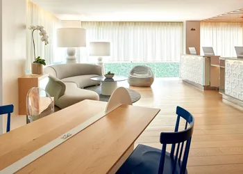 The Valorian Los Angeles, Curio Collection by Hilton hotel thumbnail 3