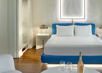 The Valorian Los Angeles, Curio Collection by Hilton hotel thumbnail 5