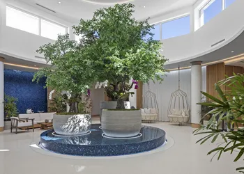 Opal Grand Oceanfront Resort & Spa hotel thumbnail 2