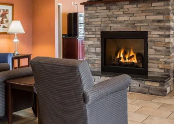 Comfort Inn & Suites Lumberton Central I-95 hotel thumbnail 2