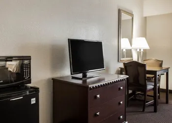 Comfort Inn & Suites Lumberton Central I-95 hotel thumbnail 5