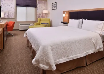 Hampton Inn & Suites Woodland-Sacramento Area hotel thumbnail 8