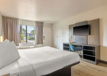 Motel 6 Spring Hill, FL - Weeki Wachee hotel thumbnail 6