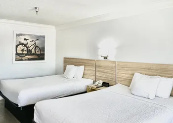 Days Inn by Wyndham Near City Of Hope hotel thumbnail 4