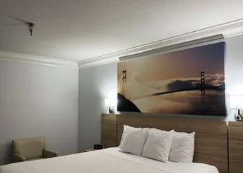 Days Inn by Wyndham Near City Of Hope hotel thumbnail 5