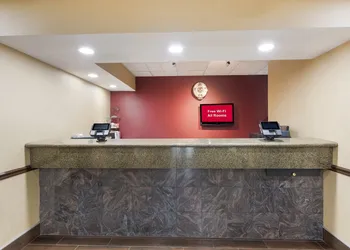 Red Roof Inn & Suites Columbus - West Broad hotel thumbnail 5