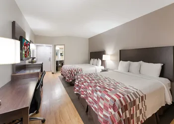 Red Roof Inn & Suites Columbus - West Broad hotel thumbnail 8