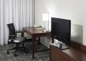 Courtyard by Marriott Wichita East hotel thumbnail 2