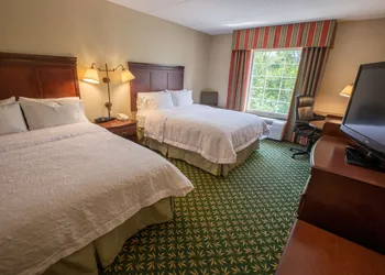 Hampton Inn & Suites Berkshires-Lenox hotel thumbnail 3