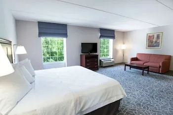 Hampton Inn & Suites Berkshires-Lenox hotel thumbnail 7