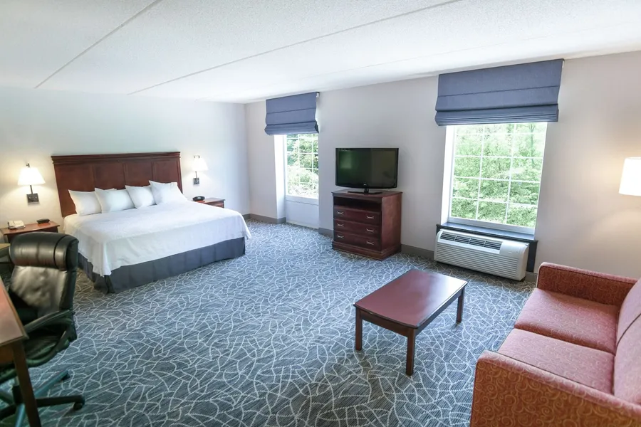 Hampton Inn & Suites Berkshires-Lenox hotel detail image 6