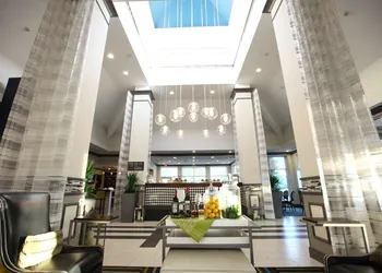 Hilton Garden Inn Westbury hotel thumbnail 7